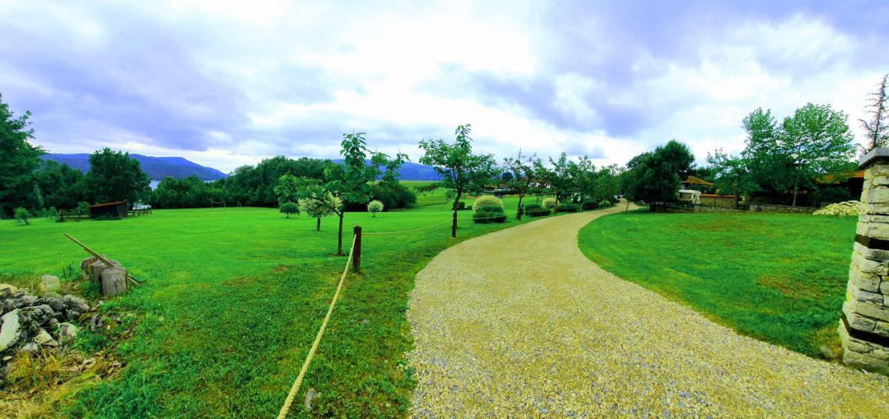 Complex Pristan In The Mountain Hotel Shilkovtsi Exterior photo