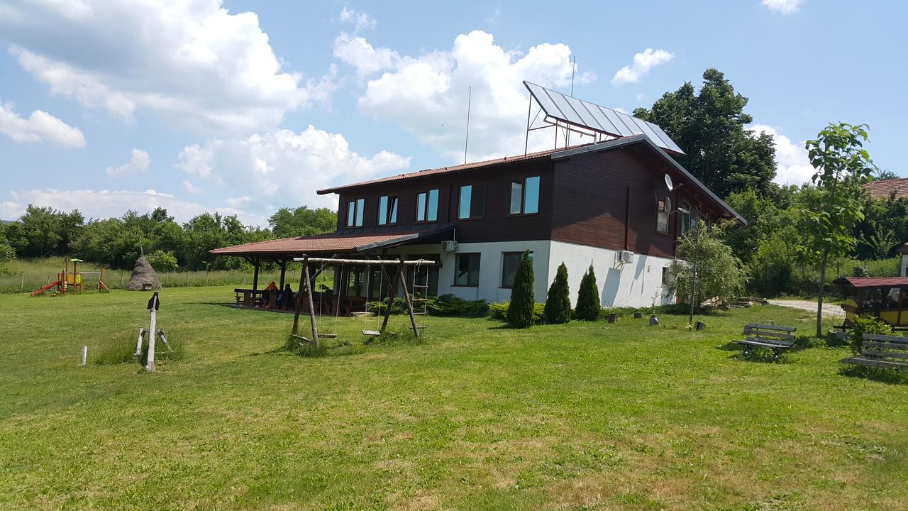 Complex Pristan In The Mountain Hotel Shilkovtsi Exterior photo