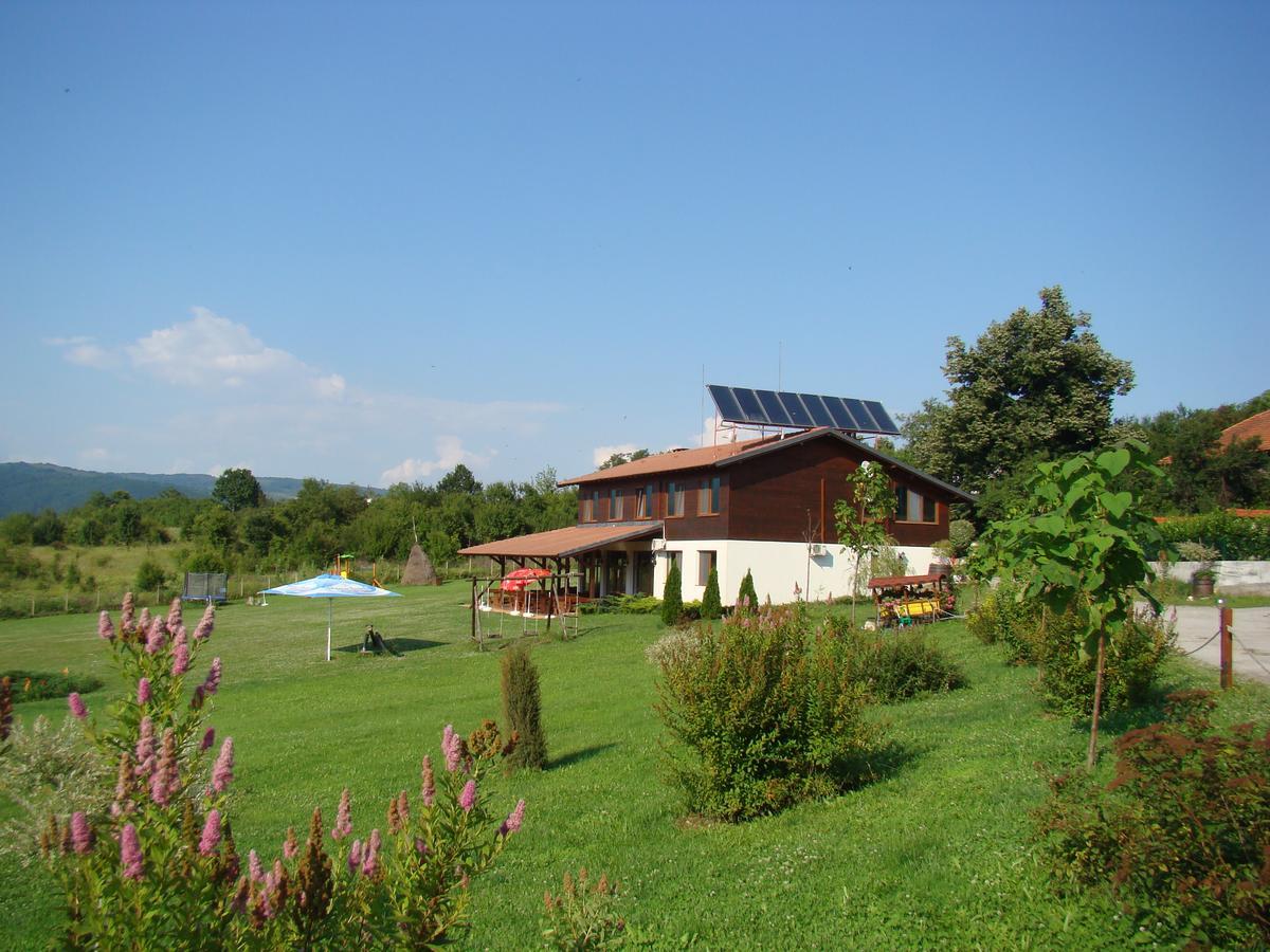 Complex Pristan In The Mountain Hotel Shilkovtsi Exterior photo