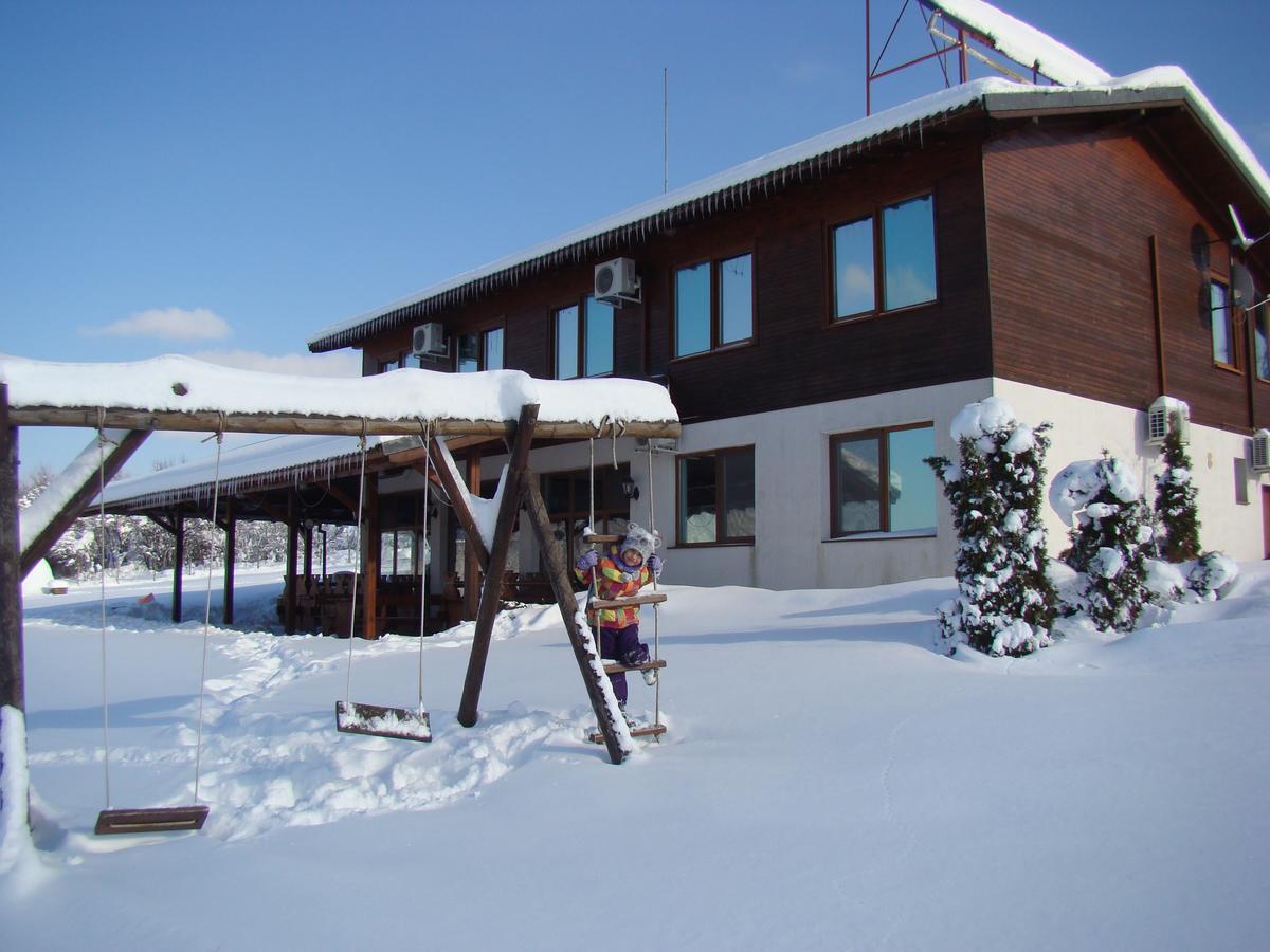 Complex Pristan In The Mountain Hotel Shilkovtsi Exterior photo